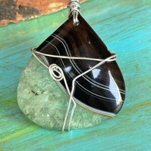 Beautiful ONYX Black and Green Wire-Wrapped Pendant Teardrop Shape Large 4269 Y